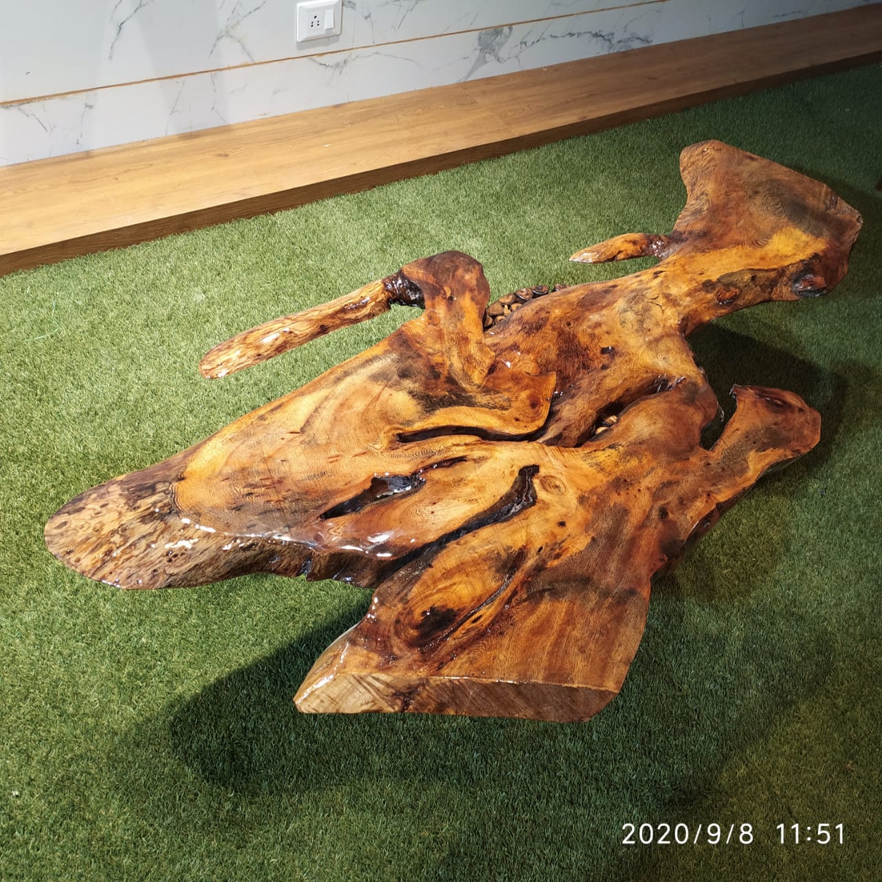 LIVE EDGE TABLE 72.5"x35.5" 40-50mm (BANYAN WOOD) (TABLE PRICE ONLY)